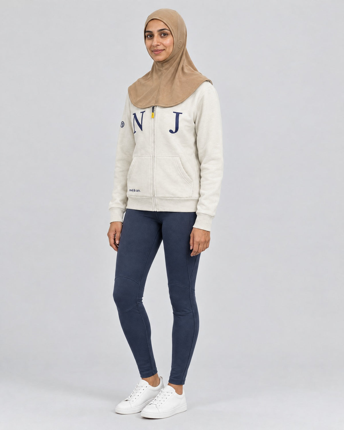 Hijab – NJ 40 – Sand – Modelbild